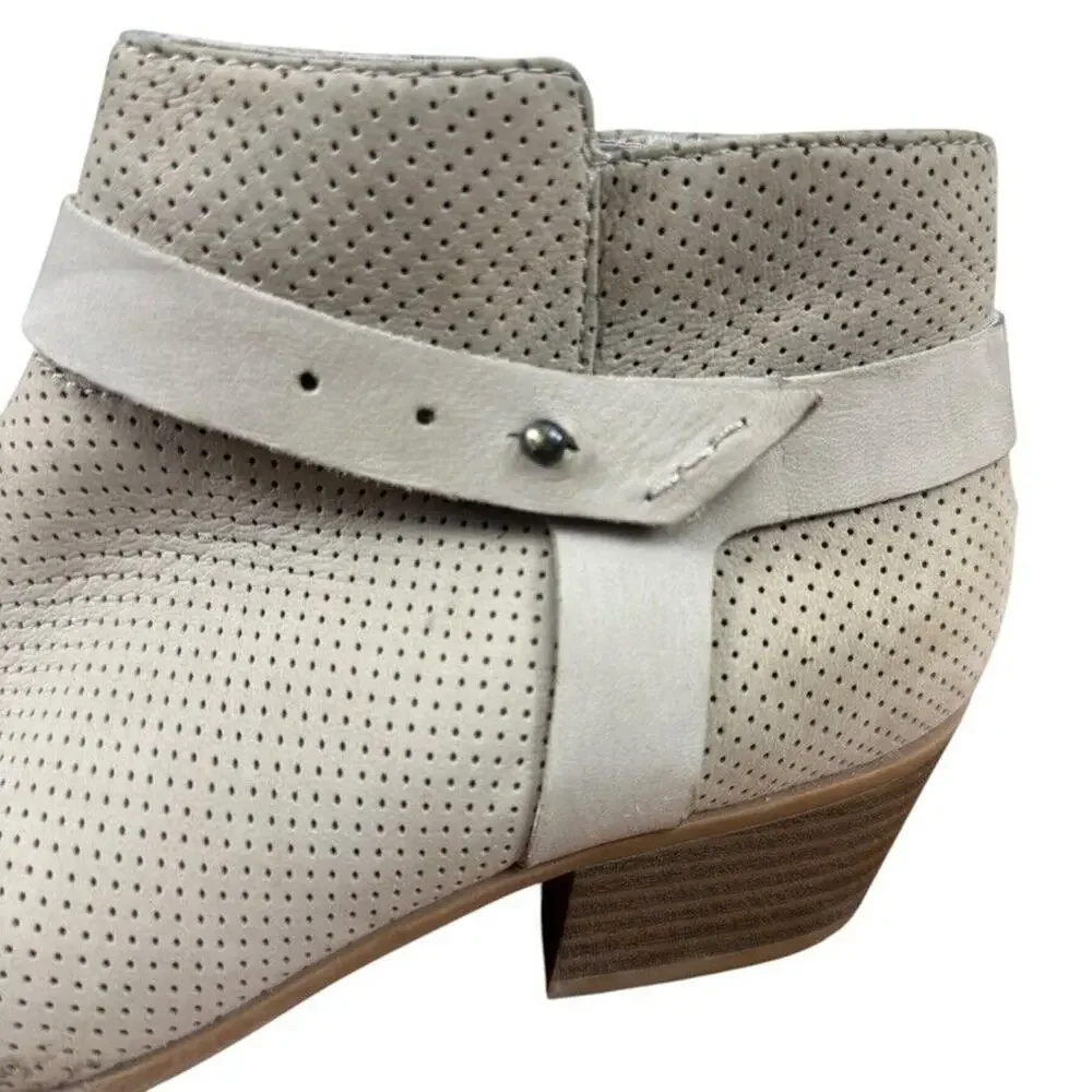 Clarks Boylan Dawn Perforated Nubuck Leather Ankle Boots Booties Shoes sz 7.5